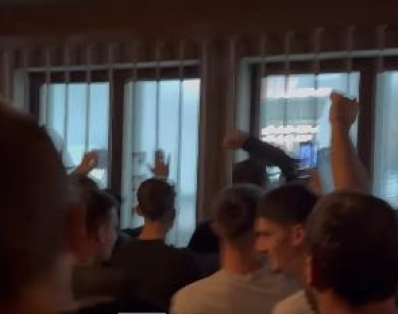 Isplivao snimak haosa, Stanojevića povrijedili (VIDEO)