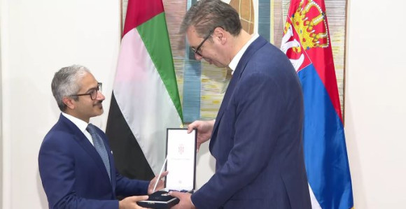 Vučić uručio odlikovanja predstavniku UAE