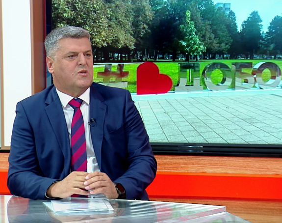 Porazno, mladi nemaju šansu za posao bez glasova