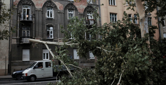 Haos u Hrvatskoj: Padala stabla, poplavljene ulice