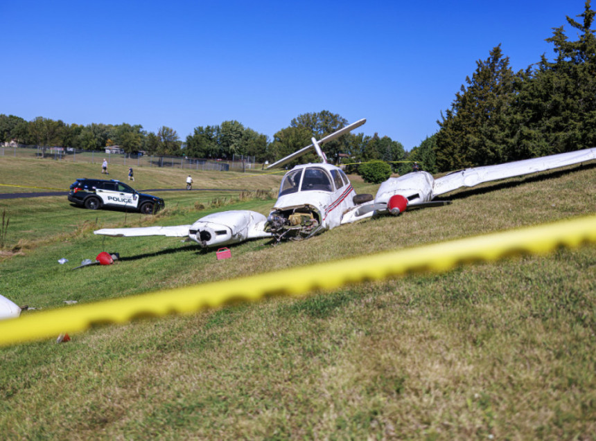 SAD: Srušio se mali avion, poginulo nekoliko ljudi