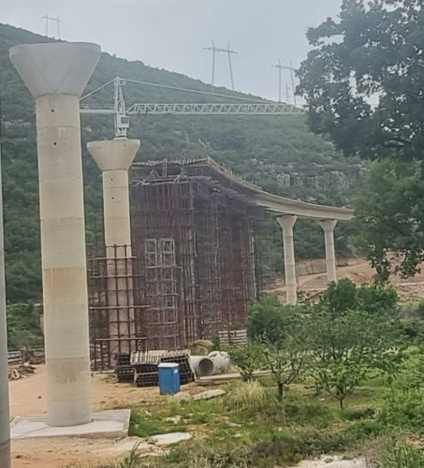 Одложено рочиште у предмету Интеграл против ХЕТ-а