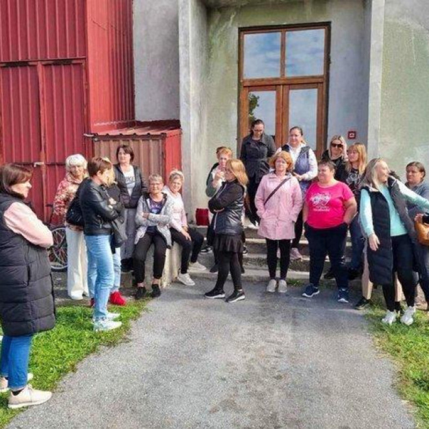 30 žena došlo na posao, rečeno im da su dobile otkaz