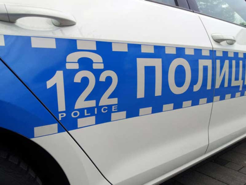 Doboj: Povrijeđena dva lica u sudaru dva automobila