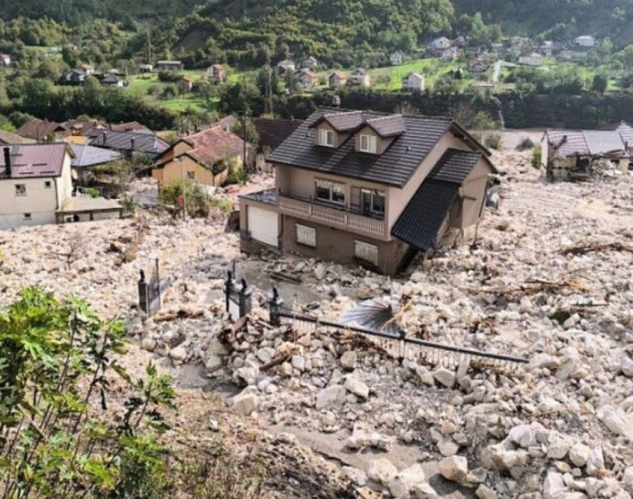 Poplave u Jablanici odnijele 14 života, grad ostao potpuno odsječen (FOTO)