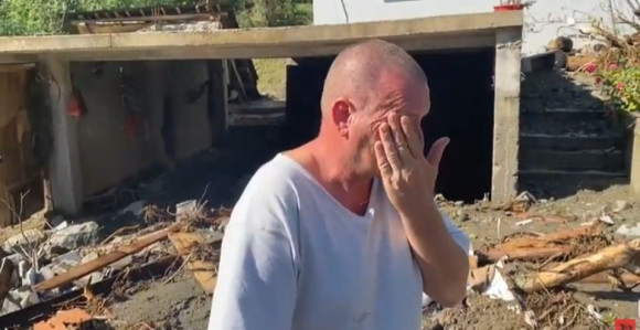 Među stradalima u poplavama bila i trudnica (VIDEO)