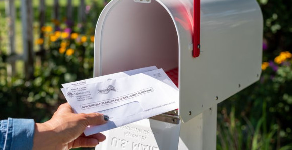 Posle skoro 50 godina dobila odgovor na konkurs za posao!