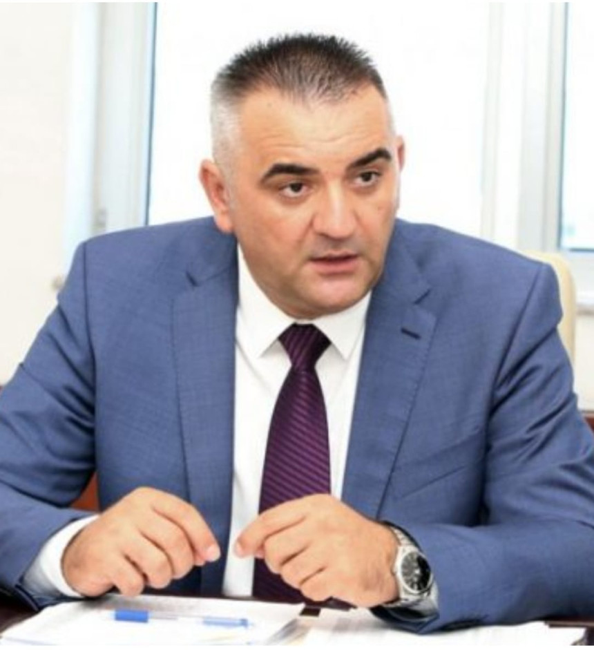 Саво Минић, министар кога не воле ни у родном граду