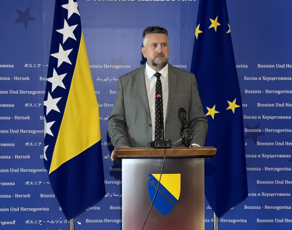 Новаковић Бурсаћ незаконито добија плату као делегат