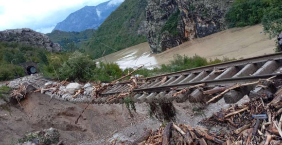 Ugroženo poslovanje ŽRS zbog obustave saobraćaja u FBiH