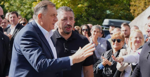 Burno suđenje Dodiku: Odbrana zatražila izuzeće sudije