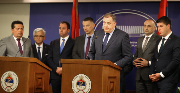 Љуља ли се владајућа коалиција: Ко је био вјера, а ко невјера? (ВИДЕО)