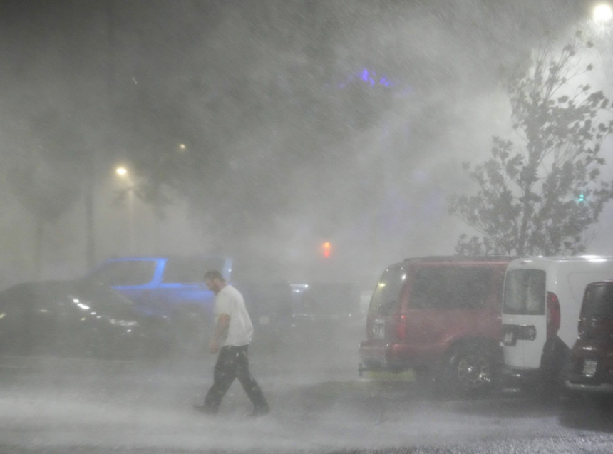 Florida izbjegla najgori scenario, 4 osobe poginule