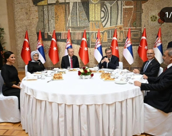 Vučić pustio Dodika da se malo slika sa Erdoganom?!