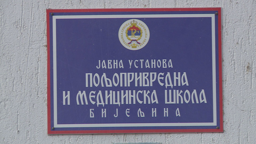 Санкционисан отац ученика због напада на професорицу