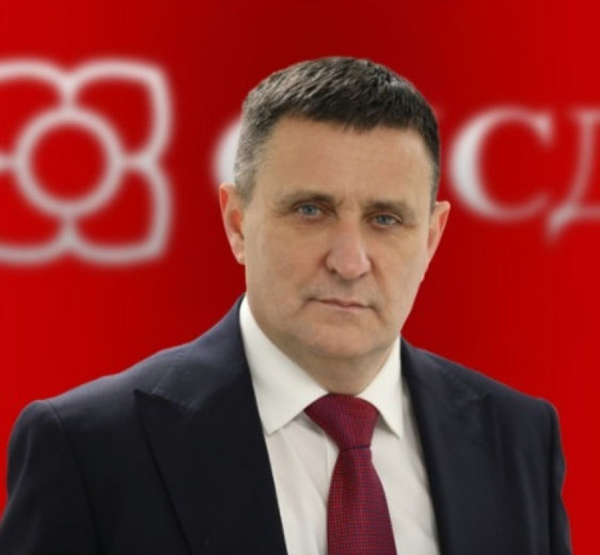 Promaja u banjalučkom SNSD-u, Mazalica u klin, Đajić u ploču?!