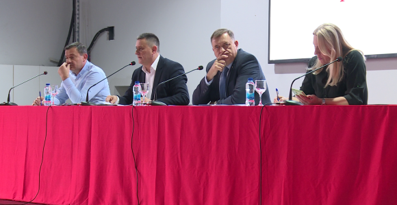 Додик се руга и гази вољу бирача у Бањалуци