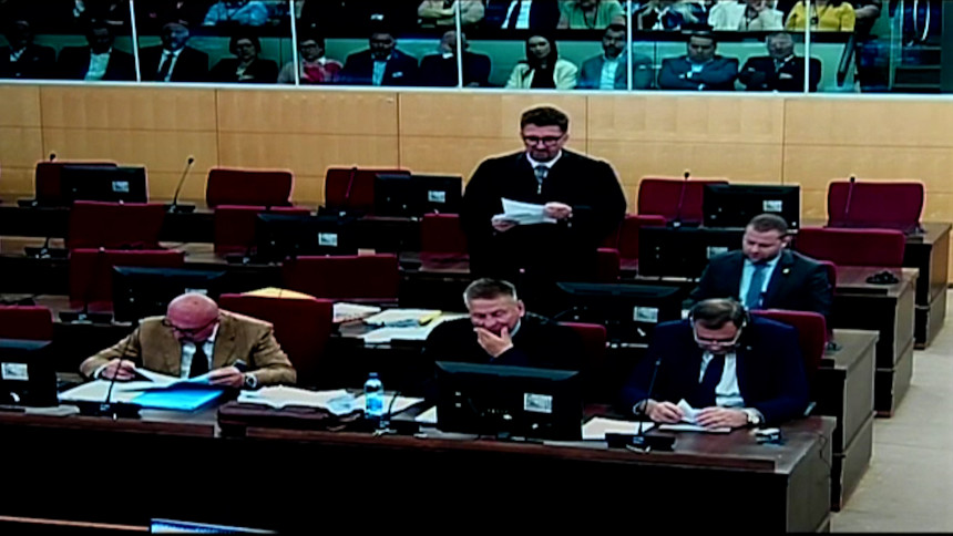 Pogledajte video snimak sa suđenja Dodiku i Lukiću