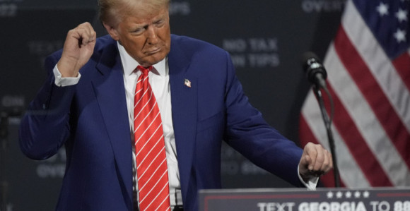 Tramp prekinuo skup u Filadelfiji, puštao muziku