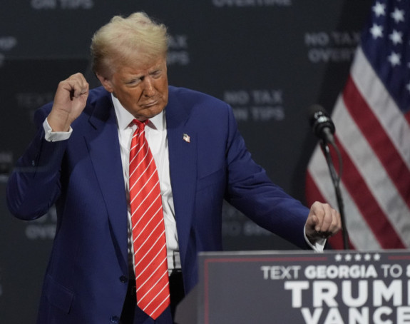 Трамп прекинуо скуп у Филаделфији, пуштао музику