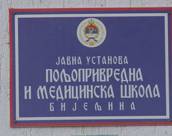 Poznat identitet roditelja koji je šamarao profesoricu