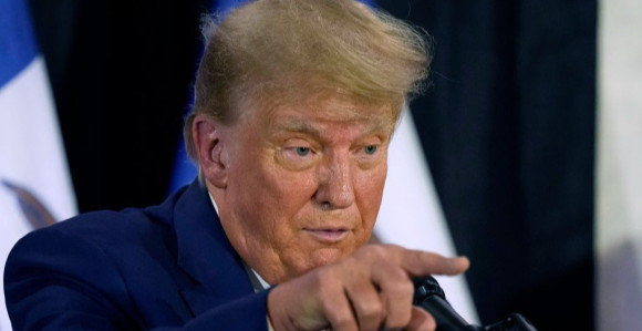 Трамп криви Зеленског за почетак рата у Украјини