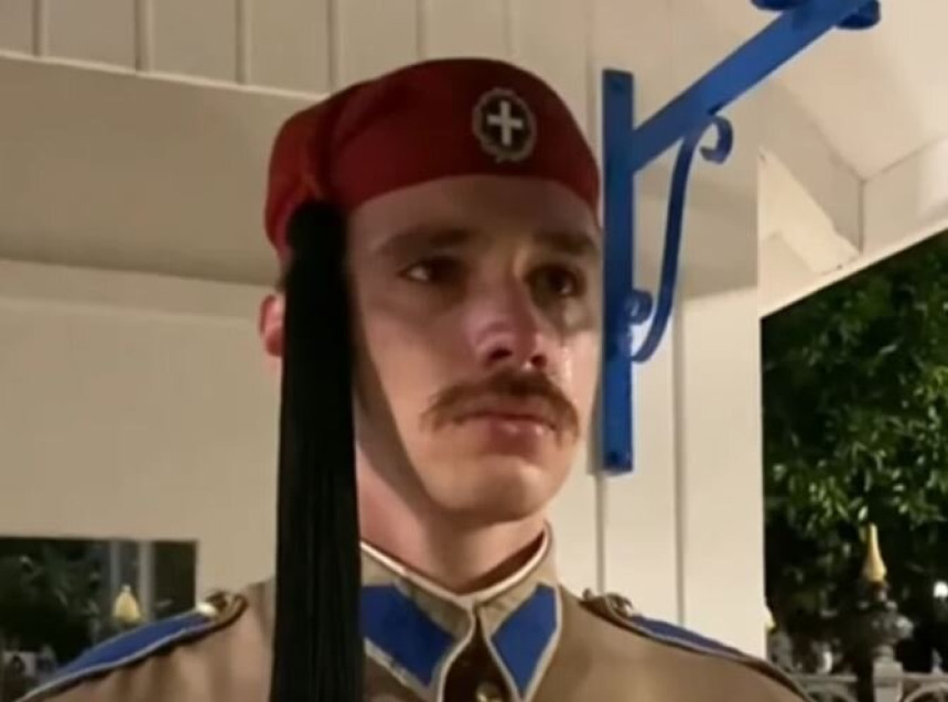 Evo zašto plače vojnik sa viralnog snimka (VIDEO)