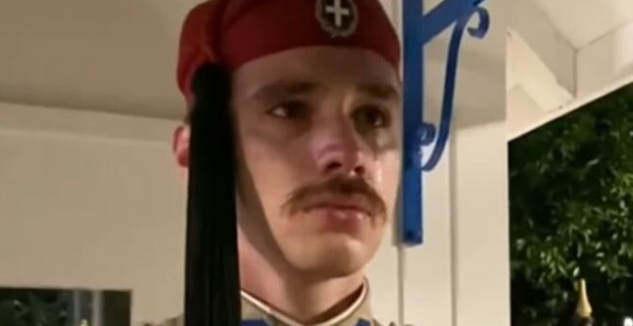 Evo zašto plače vojnik sa viralnog snimka (VIDEO)