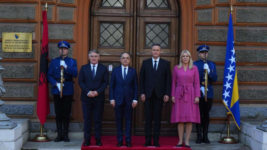 Predsjednik Albanije svečano dočekan u Predsjedništvu