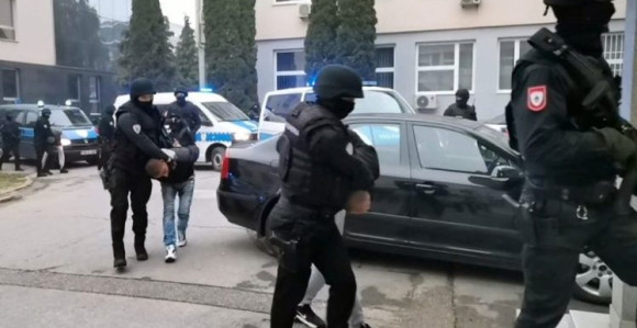 Doboj: Određen pritvor za šest lica zbog droge i obljube