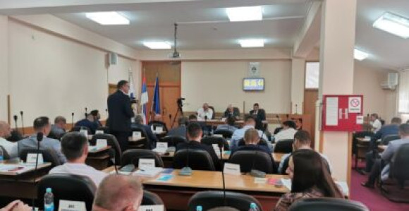 У скупштинске клупе ушли Рус, Пољак, Украјинац...