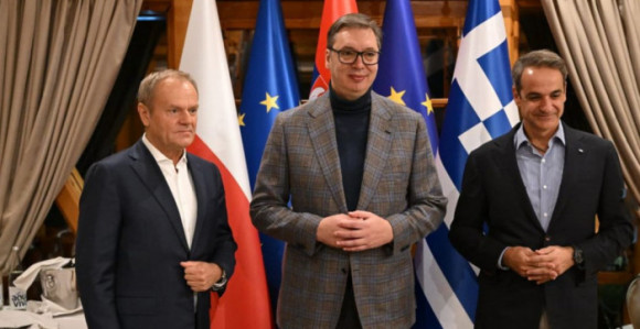 Vučić ugostio na večeri Tuska i Micotakisa