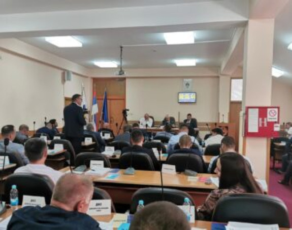 U skupštinske klupe ušli Rus, Poljak, Ukrajinac...