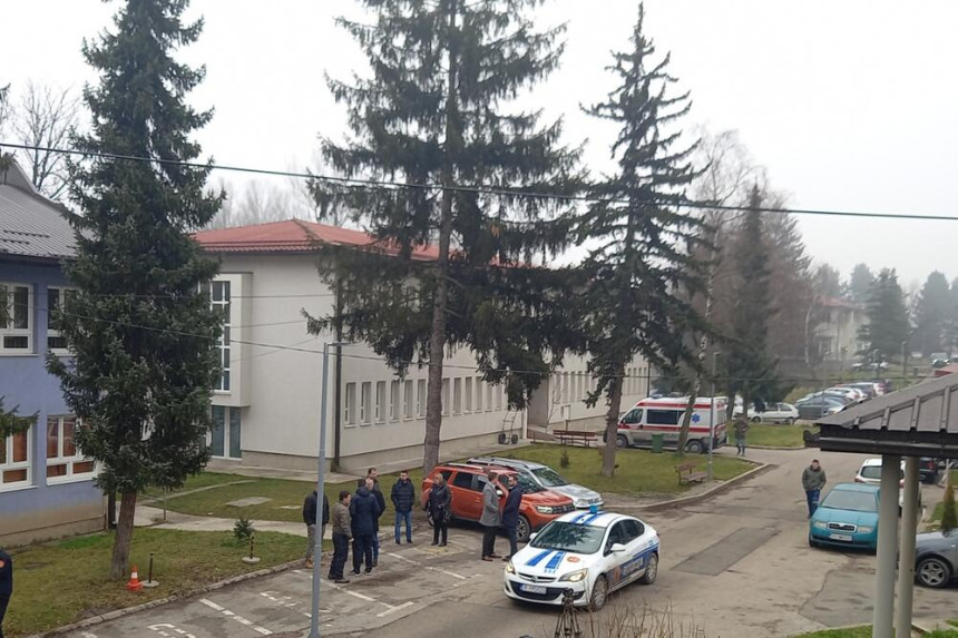 Ljekar u bolnici napadnut nožem, pacijent uhapšen