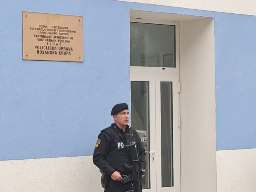 Maloljetnik policajca izbo tri puta, fatalan bio ubod u srce