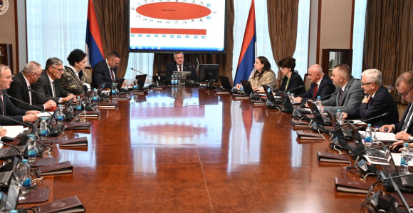 Влада финансијски пожар у НП Сутјеска гасиће бензином