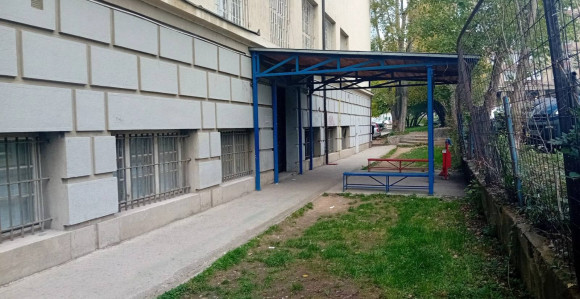 Zatražen pritvor za maloljetnika koji je pucao ispred škole