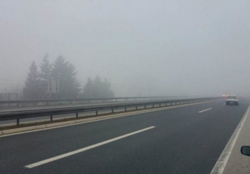 Smanjena vidljivost zbog mjestimično guste magle