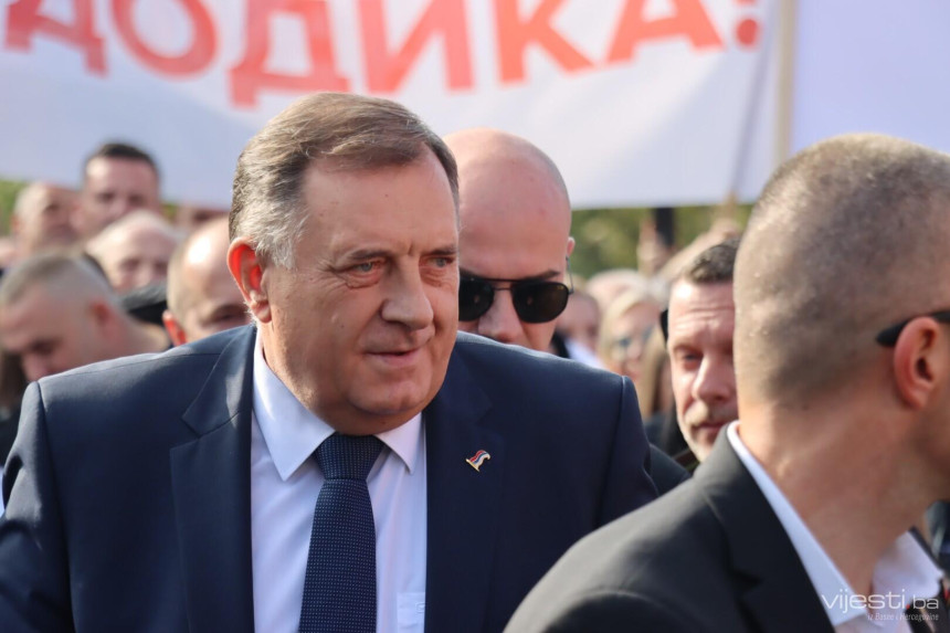 Велика расправа у Суду БиХ: Додик тражио доказе Тужилаштва на ћирилици