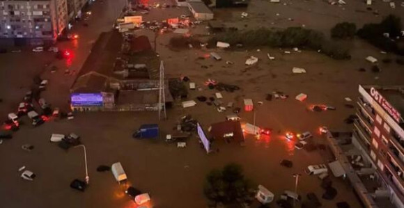 Стравичне поплаве погодиле Шпанију - више погинулих