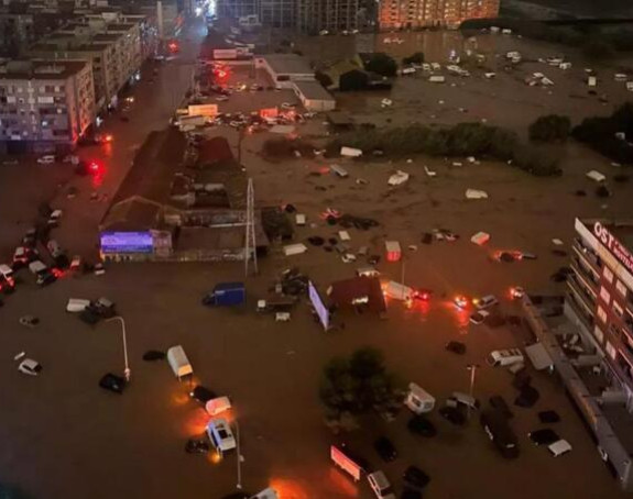 Stravične poplave pogodile Španiju - više poginulih