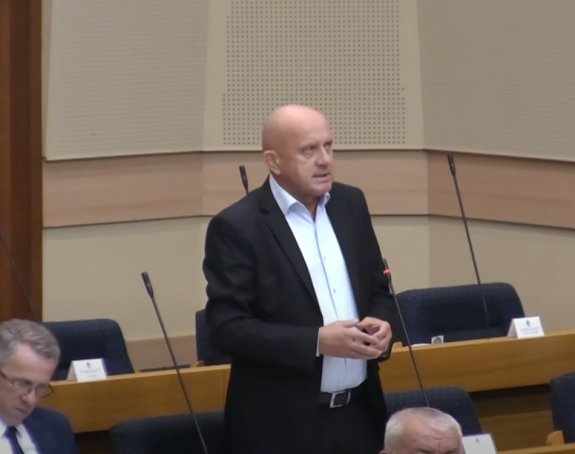 Дончићу одузета ријеч: "Додик је дошао на тенку" (ВИДЕО)