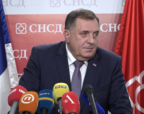 Додик најавио окупљање већине и блокаду Петровића