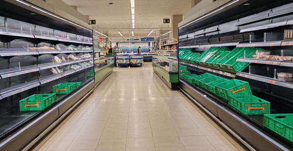 Opustošeni marketi u Valensiji poslije razornih poplava