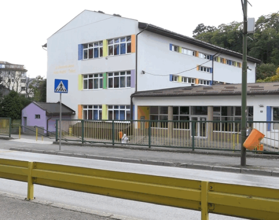 Sedmogodišnjaci pretukli vršnjaka iz razreda u Tešnju
