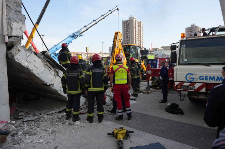 Izbjegla smrt: Bila na klupi nekoliko sekundi pred pad