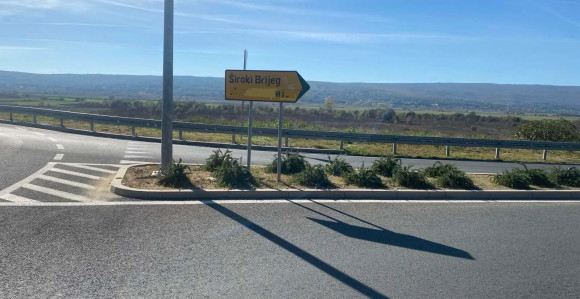 Zašto je tamo gdje je Čovićeva vlast najmanje ćirilice?!