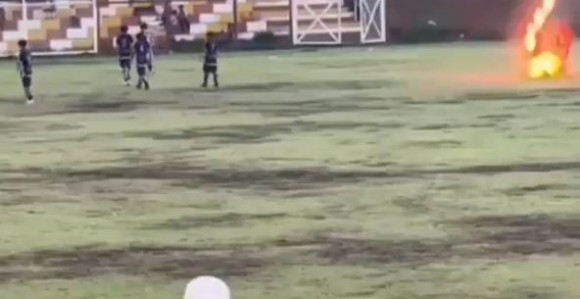Grom ubio fudbalera (UZNEMIRUJUĆI VIDEO)