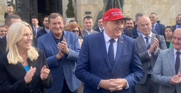 BL: Slavlje ispred Palate povodom pobjede Trampa