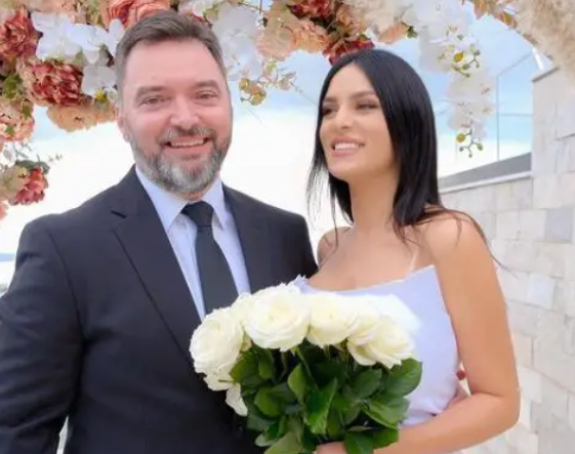 Košarac u Italiju na sajam vodi suprugu kao člana delegacije